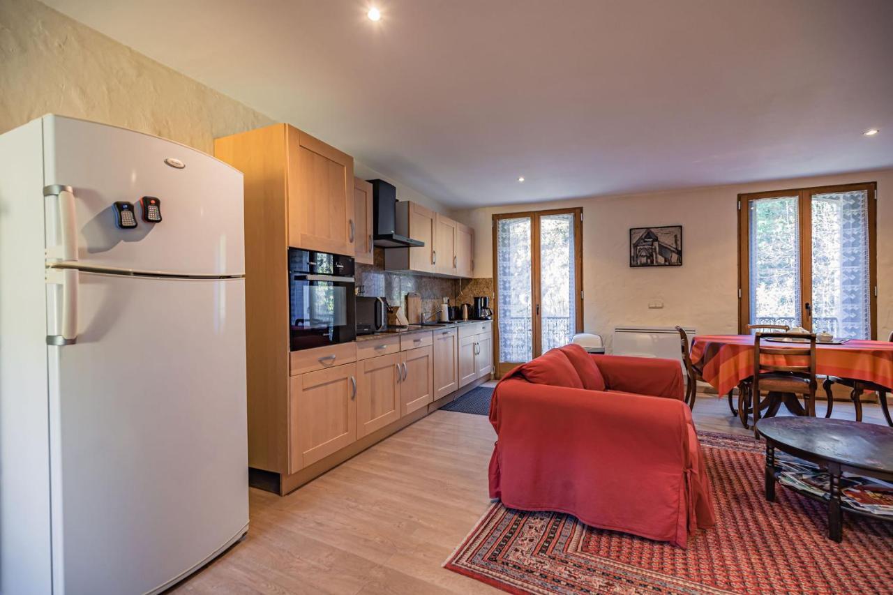 Sundrenched Relais De Poste In Serdinya Exterior photo