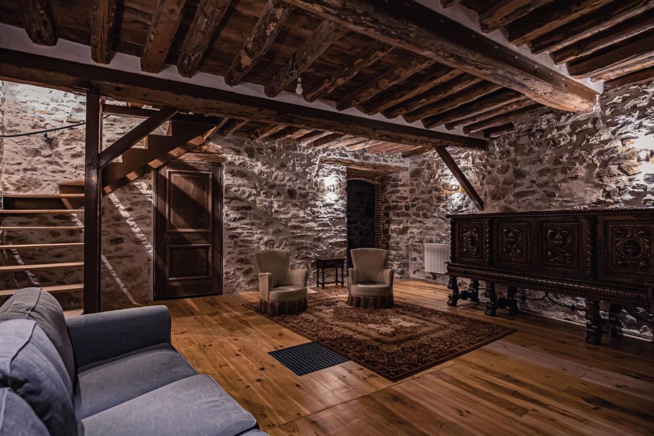 Sundrenched Relais De Poste In Serdinya Exterior photo